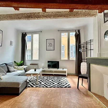 T1 Mezzanine Provencal Apartment Aix-en-Provence